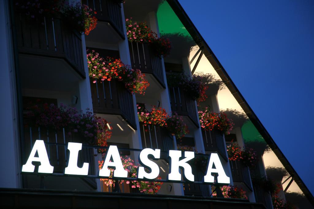 Hotel Alaska Cortina Cortina dʼAmpezzo Exterior foto