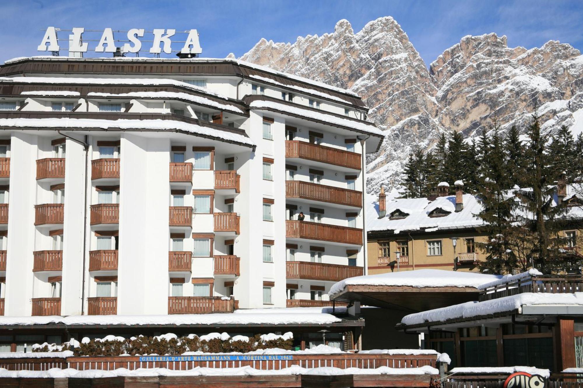 Hotel Alaska Cortina Cortina dʼAmpezzo Exterior foto