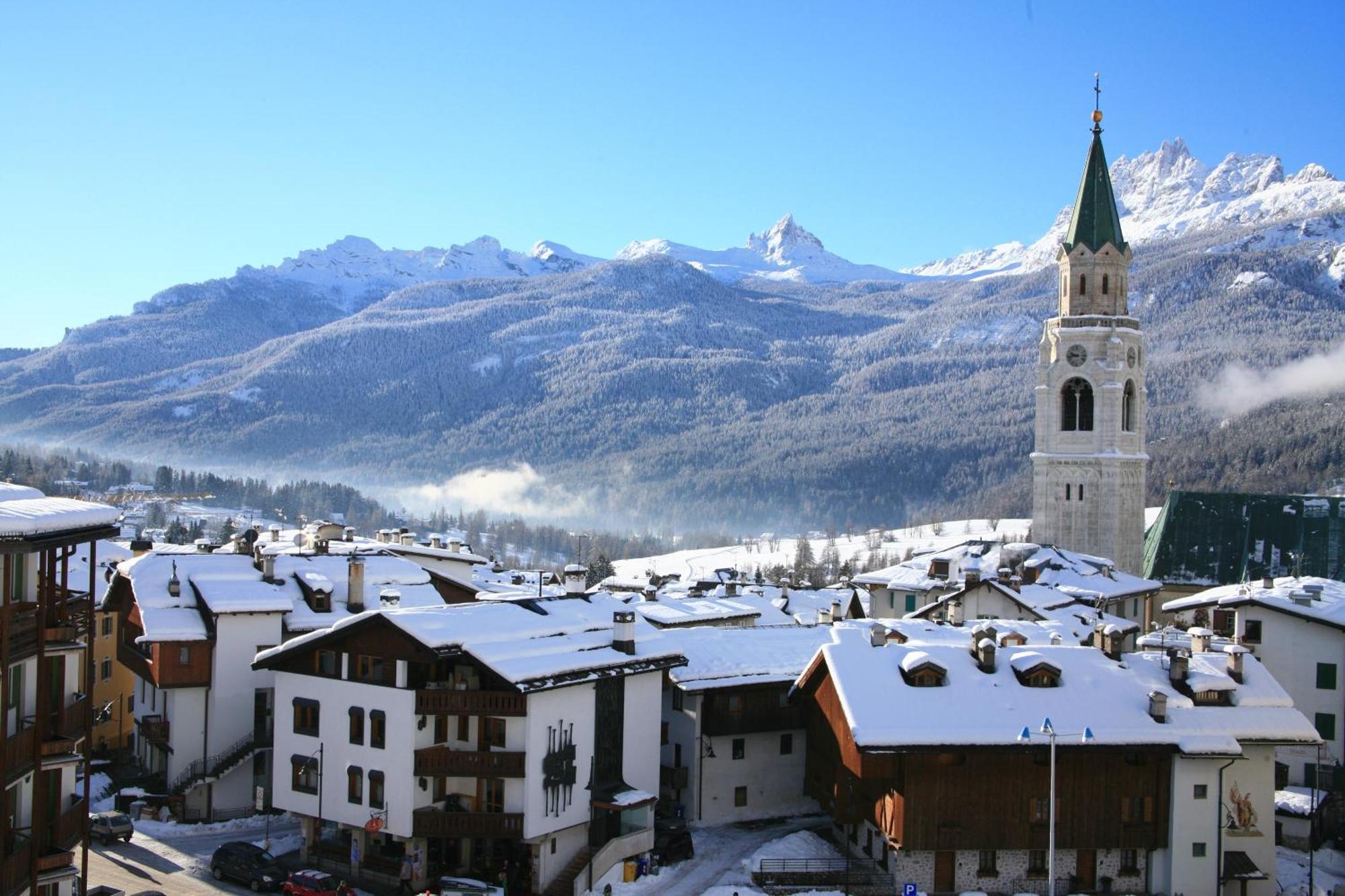 Hotel Alaska Cortina Cortina dʼAmpezzo Exterior foto